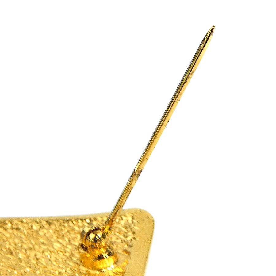 Chanel Brooch Gold