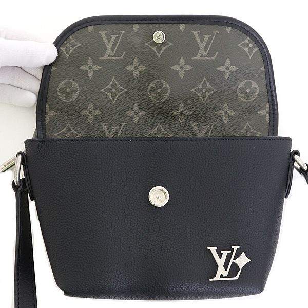 Louis Vuitton Pulse Wearable Wallet Shoulder Bag Khaki Black