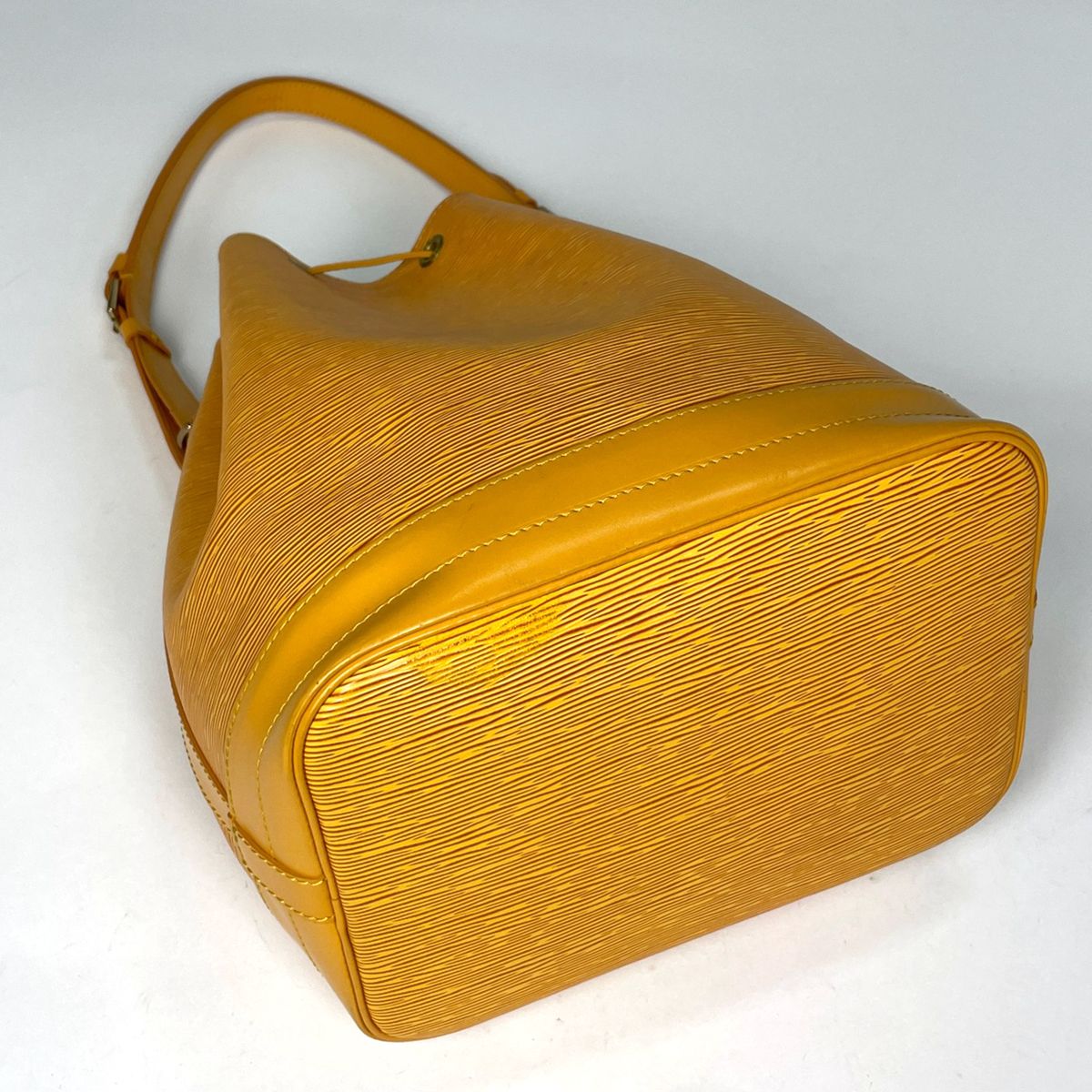 Louis Vuitton Noe Shoulder Bag Drawstring Epi Tassiri Yellow
