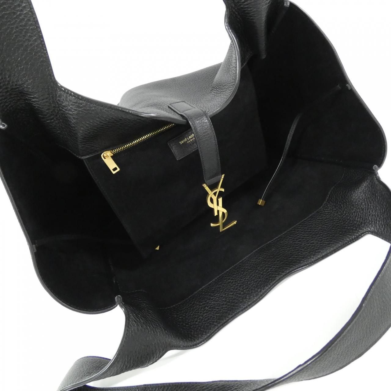 Saint Laurent le 5 a 7 Bea Aaduu