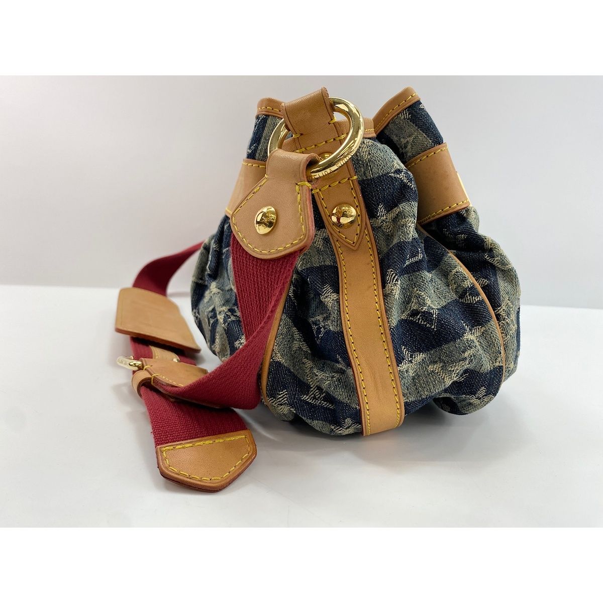 Louis Vuitton Shoulder Bag Porte Epol Rayet