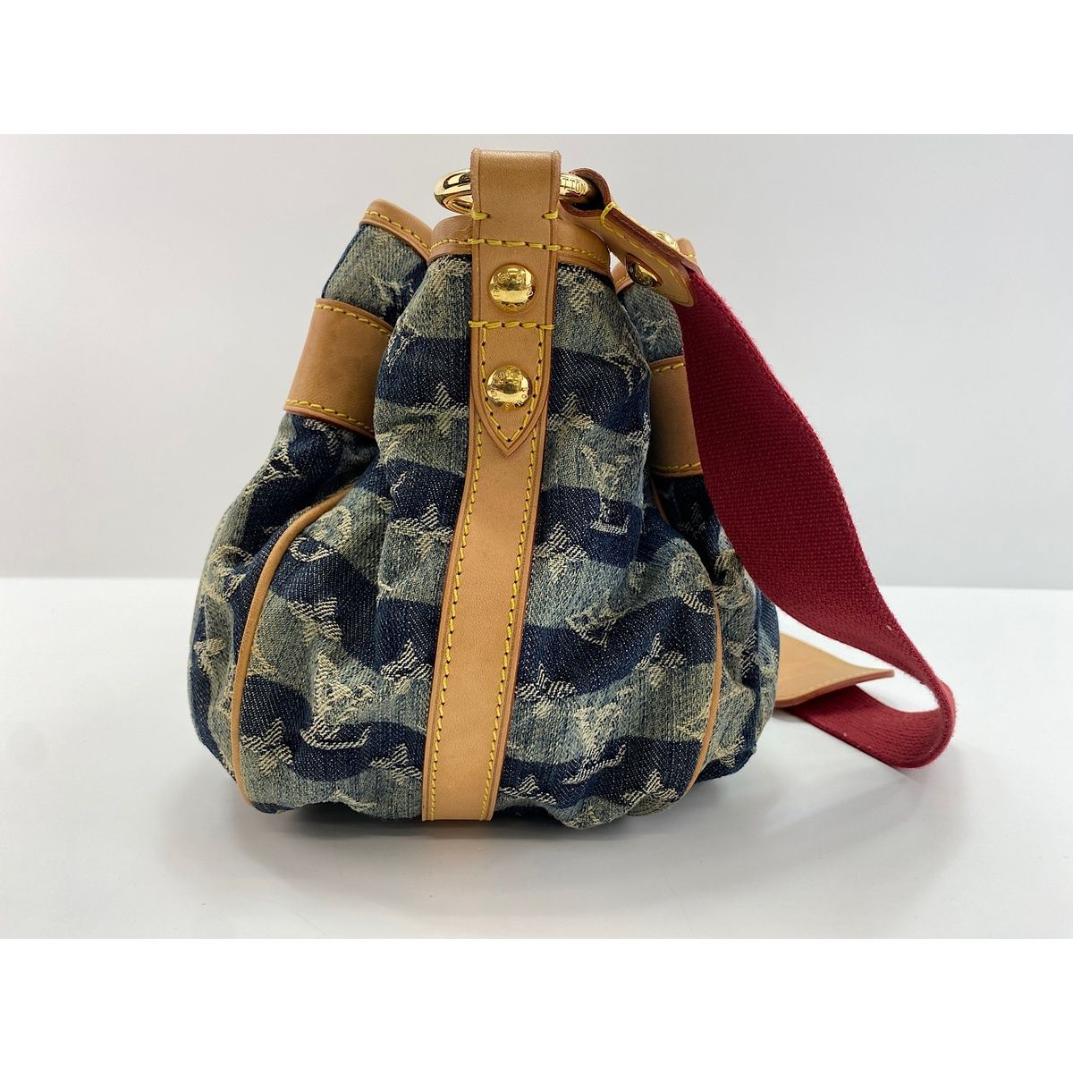 Louis Vuitton Shoulder Bag Porte Epol Rayet