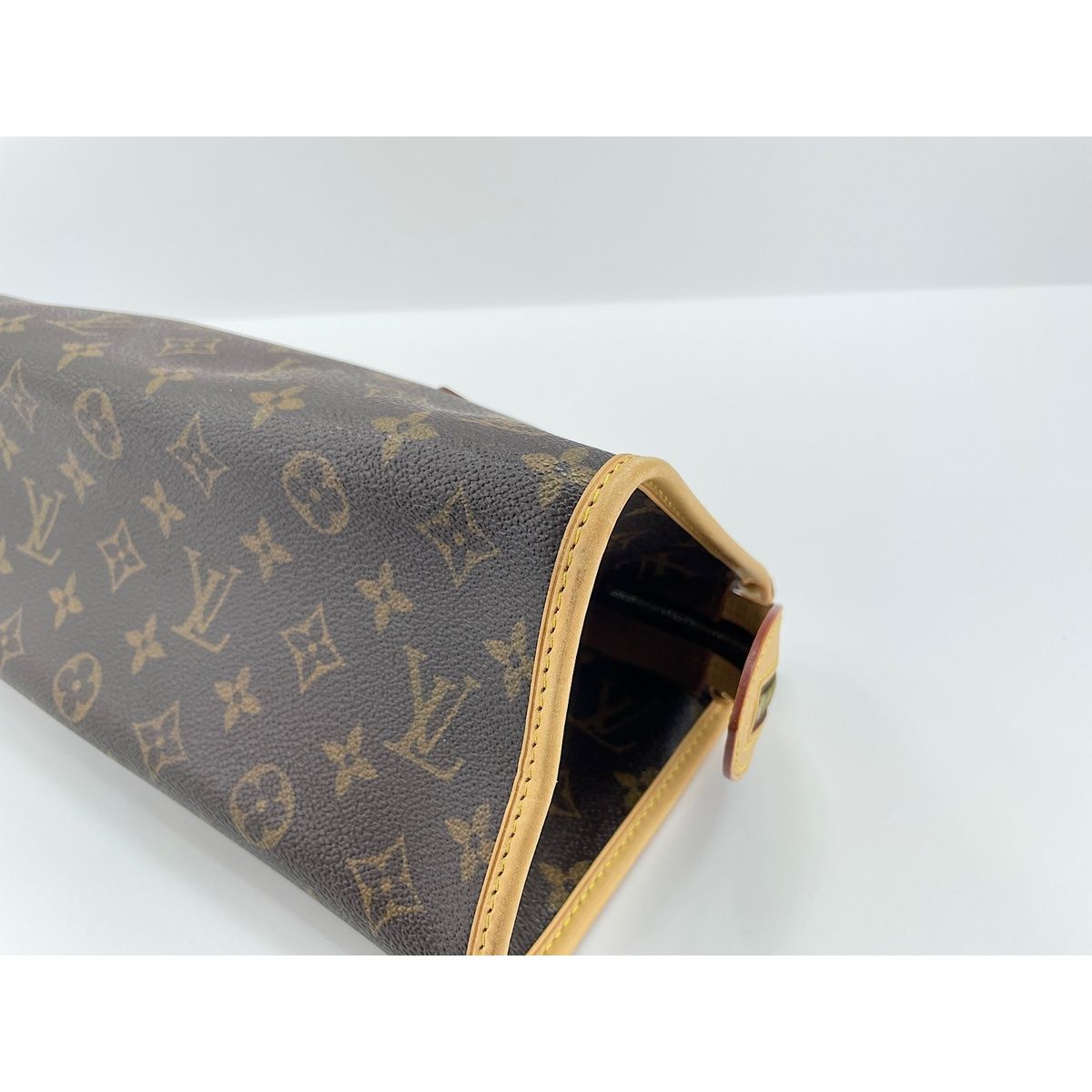 Louis Vuitton Handbag Popincourt