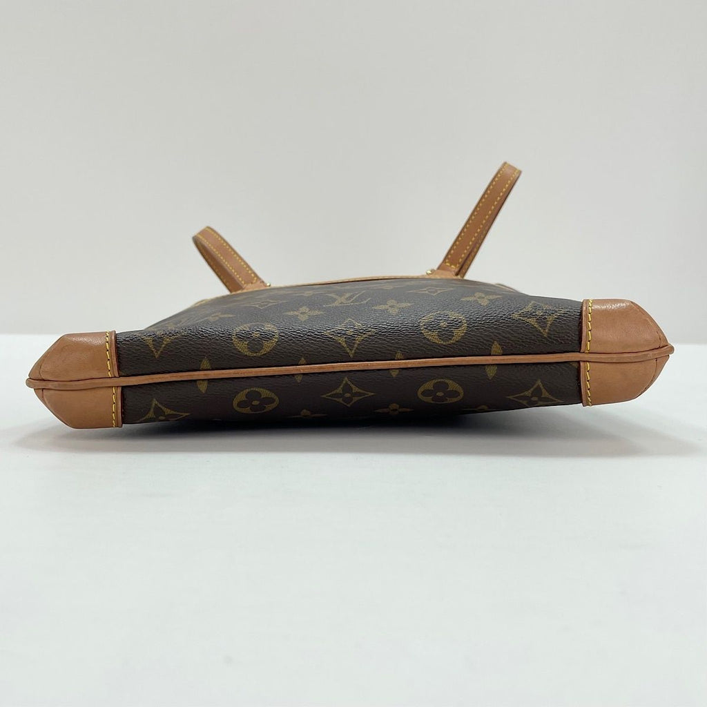 Louis Vuitton Shoulder Bag Cousin GM