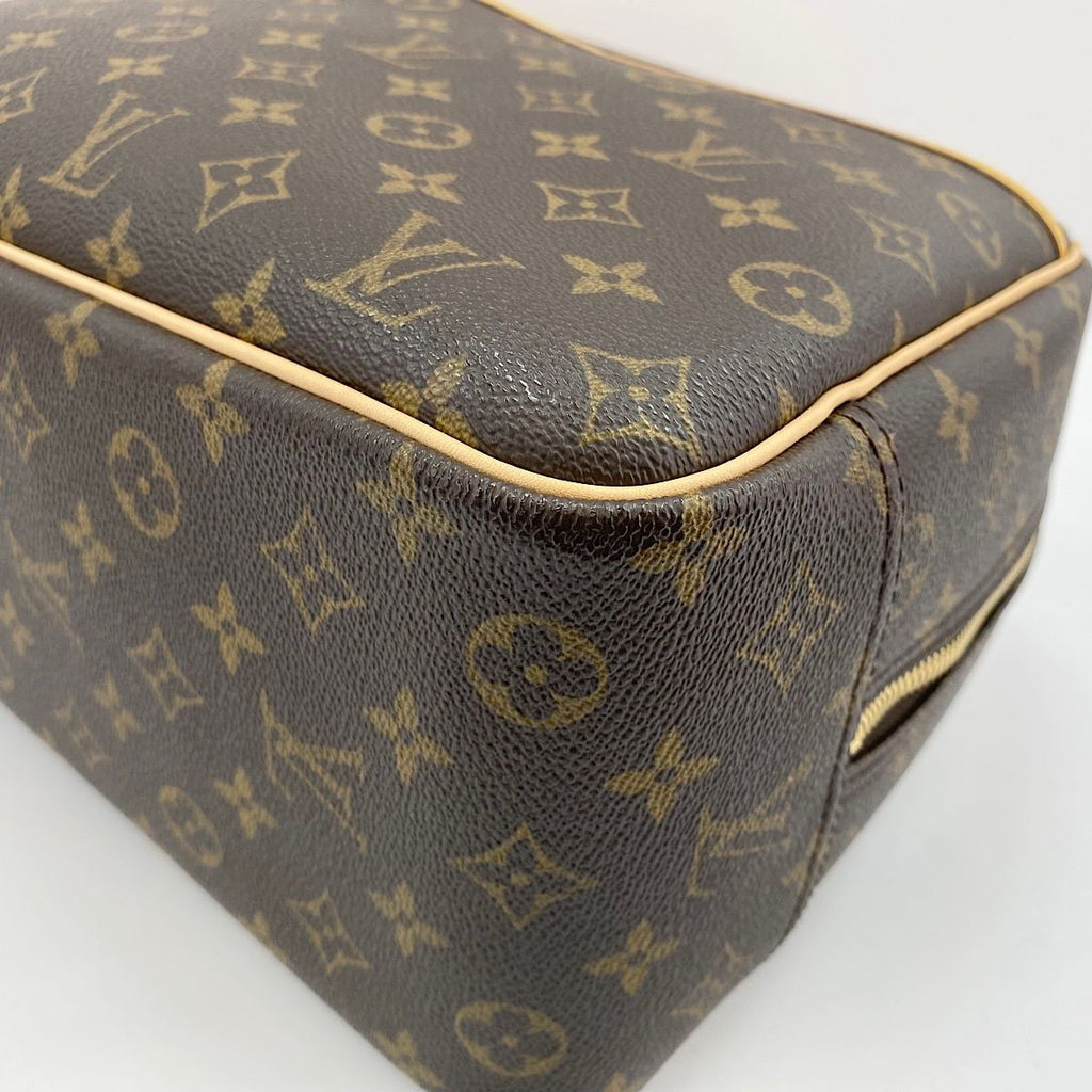 Louis Vuitton Handbag Deauville