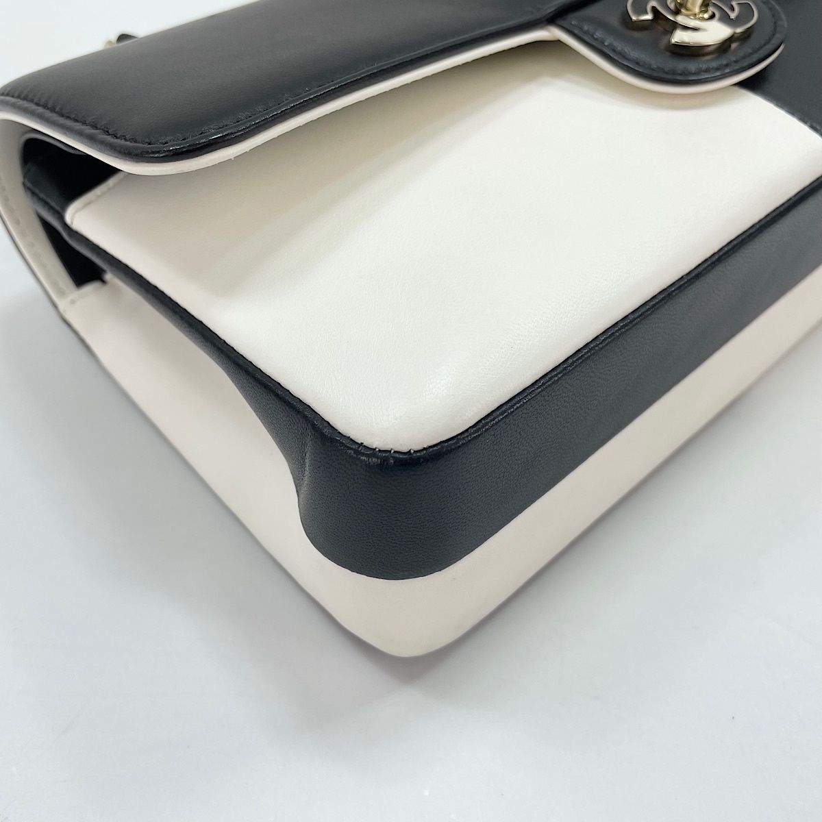Chanel Shoulder Bag Bicolor Double Flap