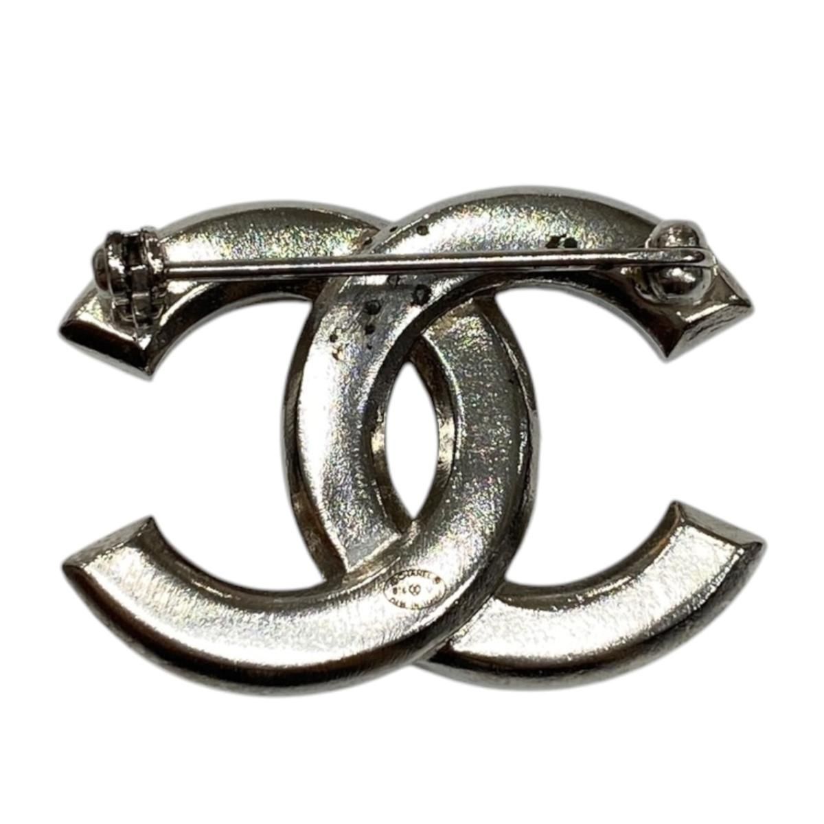 Chanel Brooch CC Logo Rhinestone Silver — view 2
