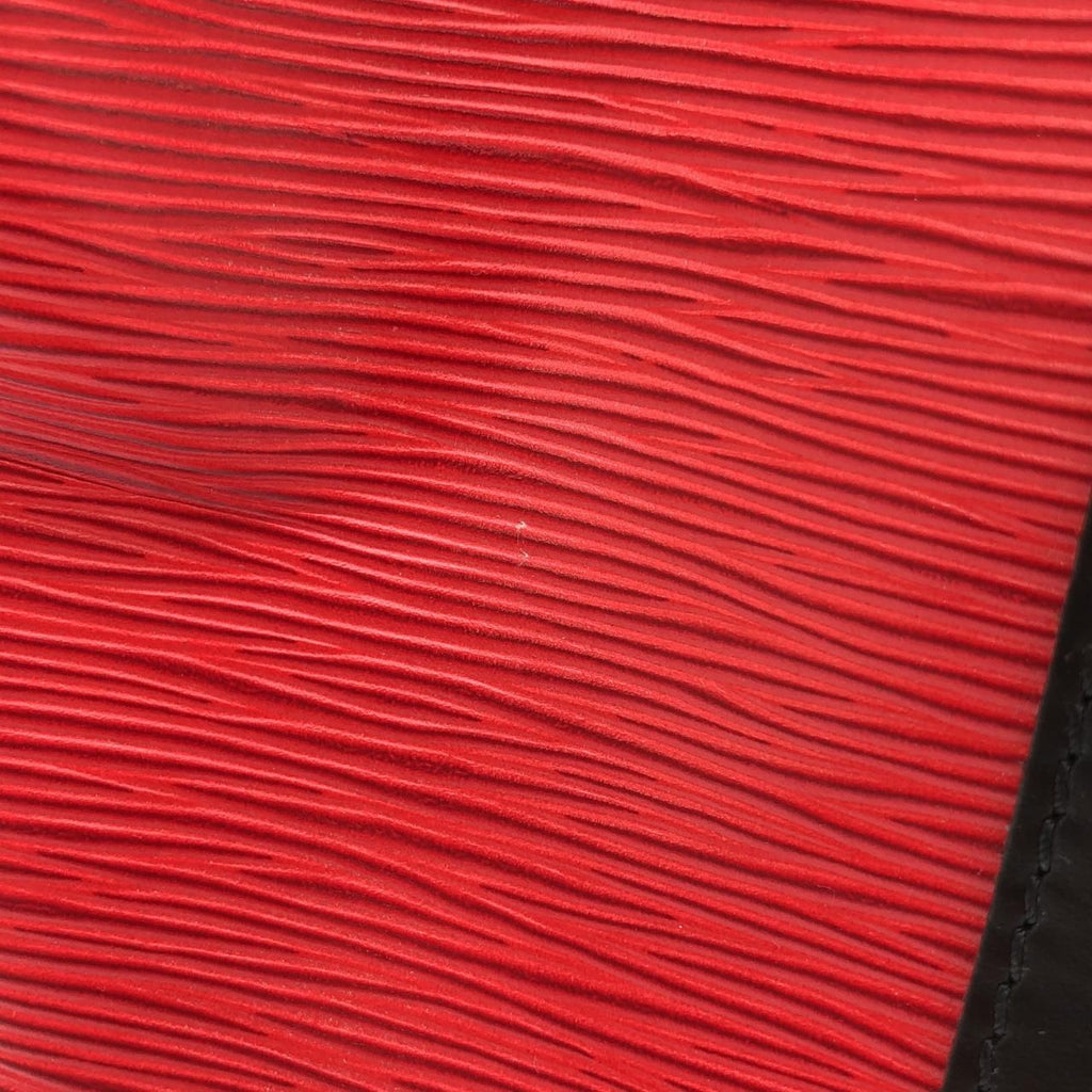 Louis Vuitton Epi Petit Noe Shoulder Bag — view 5