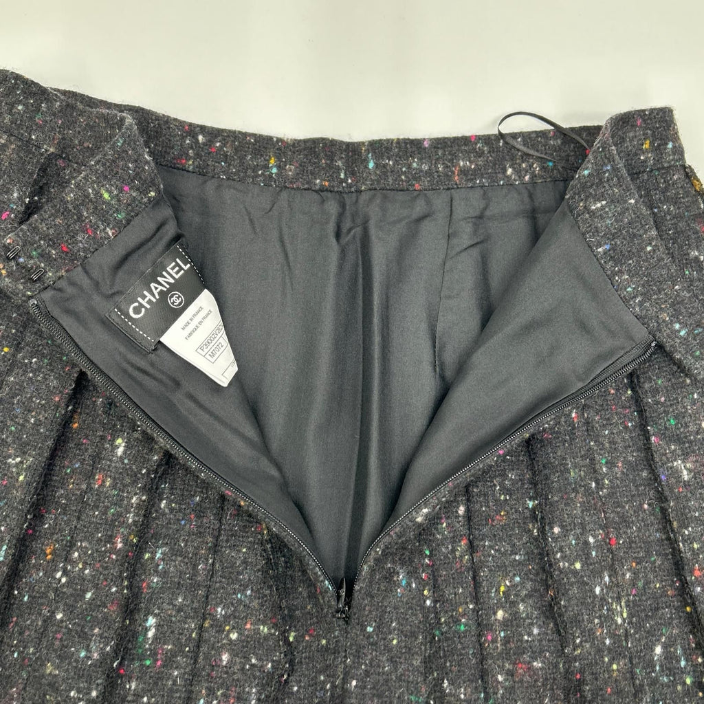 Chanel Wool Pleated Skirt 38 — view 8