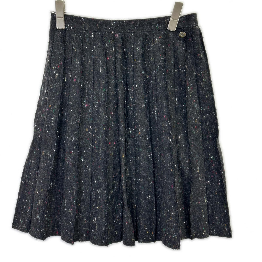 Chanel Wool Pleated Skirt 38