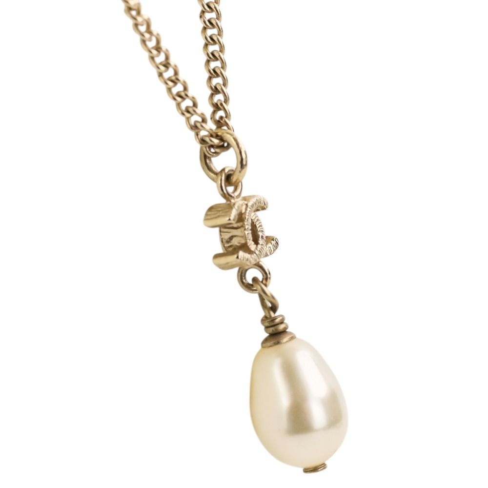 Chanel S CC Logo Pearl Chain Necklace Gold — view 2