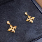 Louis Vuitton Monogram Idylle Blossom 750 Diamond Earrings Yellow Gold — view 2