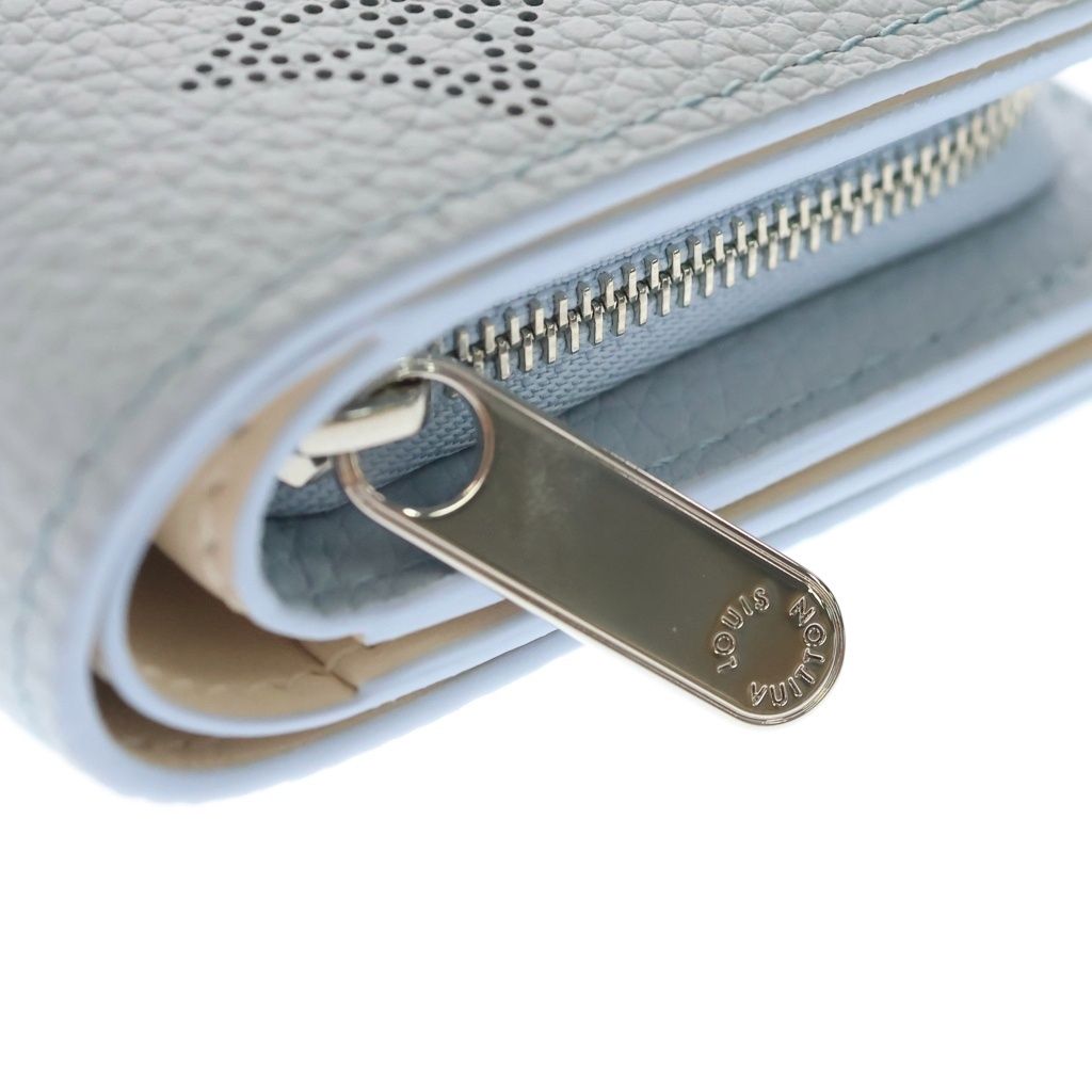 Louis Vuitton Monogram Mahina Portefeuille Clair Compact Wallet Bifold Light — view 5