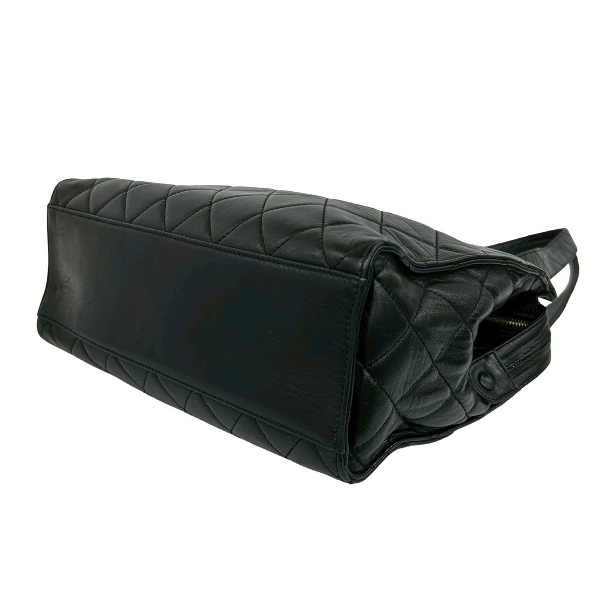 Chanel Quilted CC Logo Lambskin Shoulder Bag Tote Black — view 8