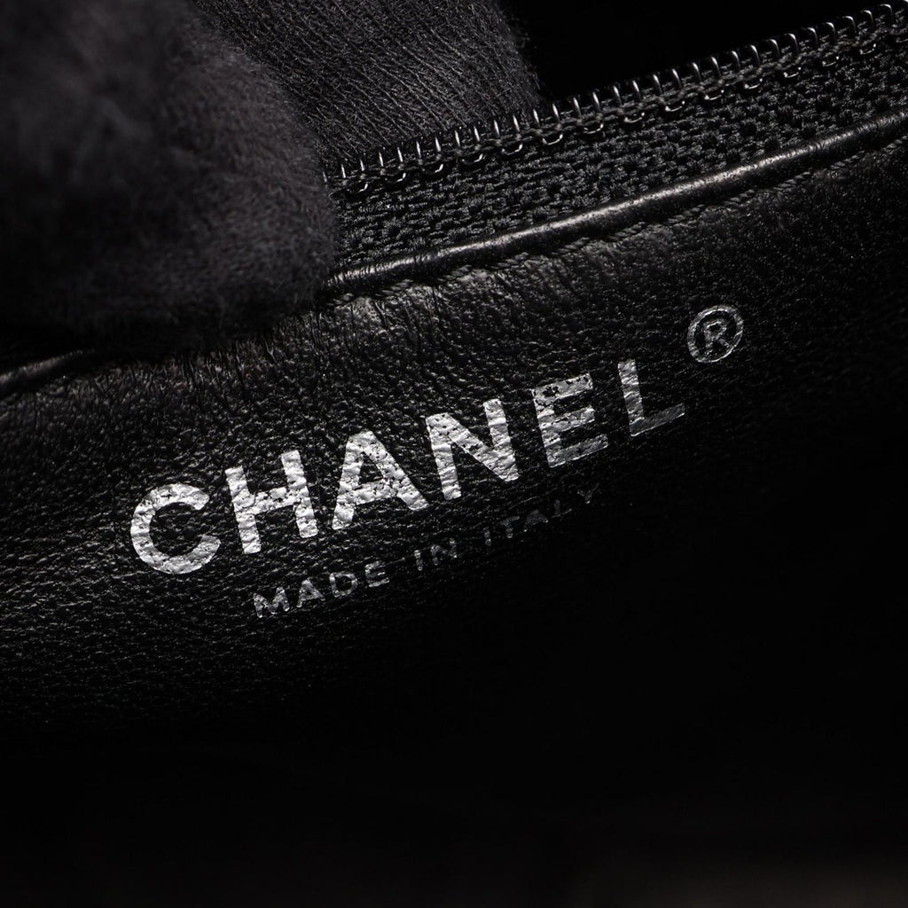 Chanel Shoulder Bag Wild Stitch Big CC Logo Black Leather Quilted CC — view 4