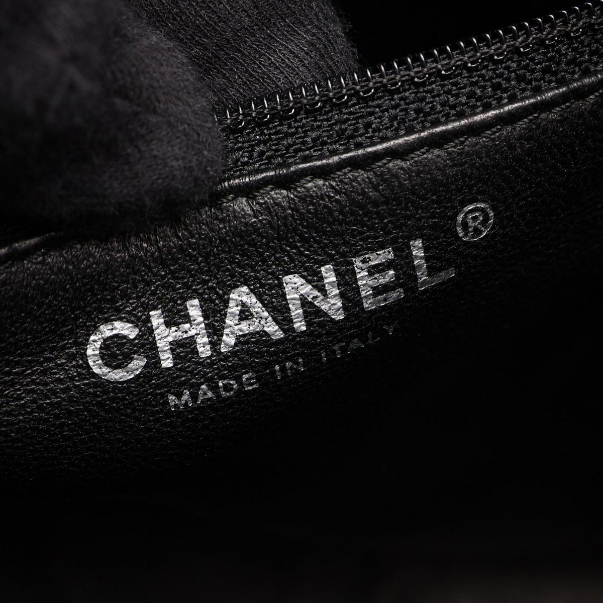Chanel Shoulder Bag Wild Stitch Big CC Logo Black Leather Quilted CC — view 4