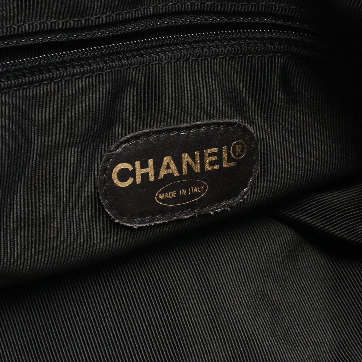 Chanel Tote Bag CC Logo Black Lambskin CC Chain — view 4