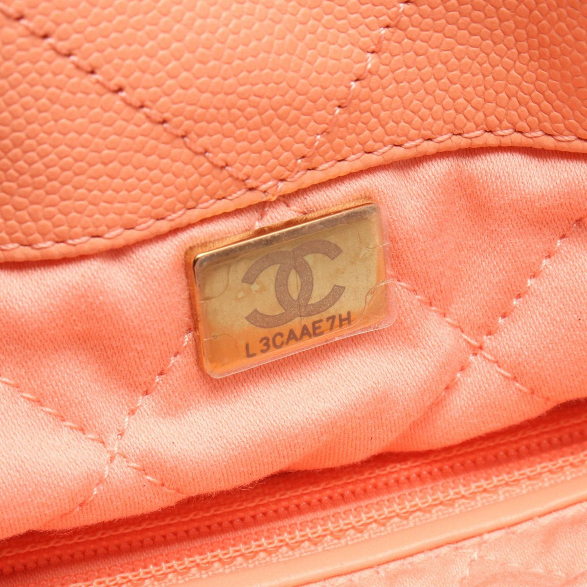 Chanel Backpack 22 Large Coral Pink Leather 22 Quilted Chain — view 5