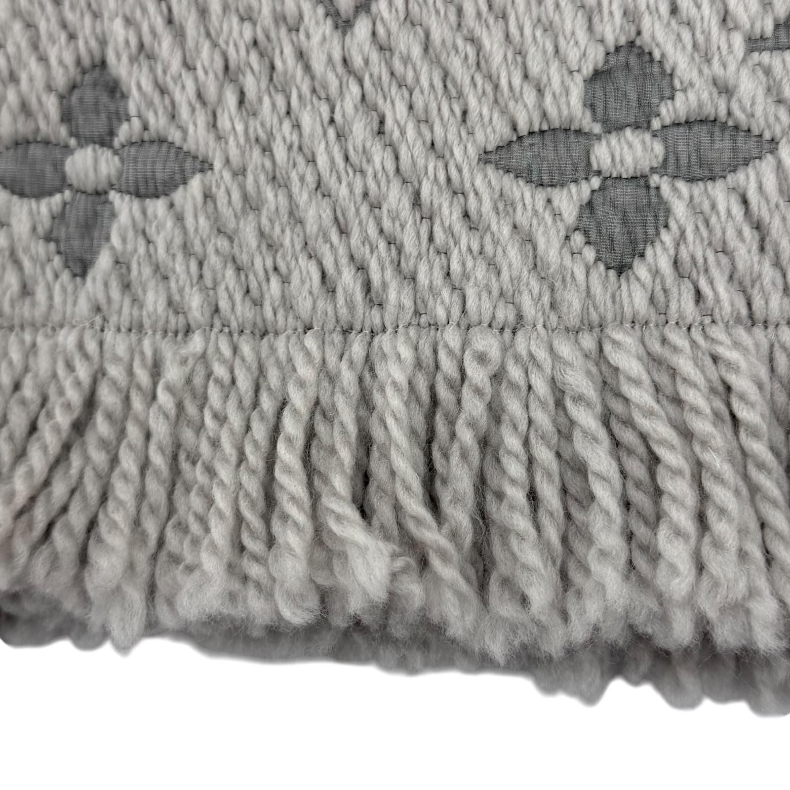 Louis Vuitton Echarpe Logomania Wool Silk Blend Gripe Loulou Fringe Scarf — view 4