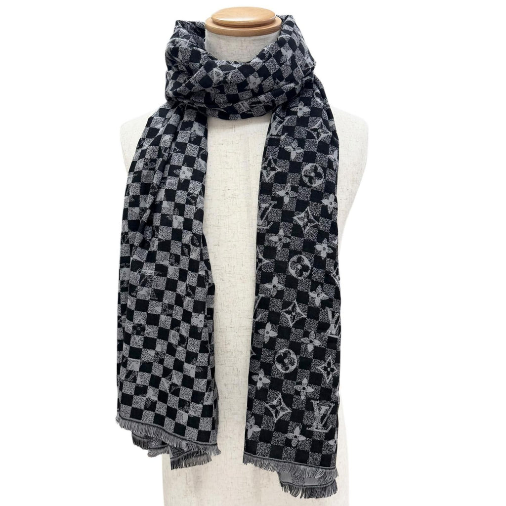 Louis Vuitton Etole Damier Gradient Wool Silk Shawl Black Gray Scarf — view 3