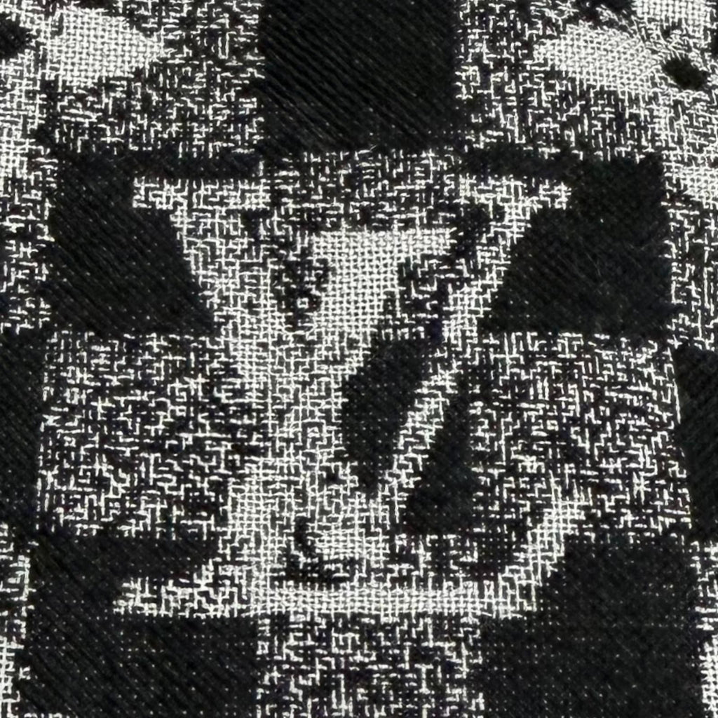 Louis Vuitton Etole Damier Gradient Wool Silk Shawl Black Gray Scarf — view 6
