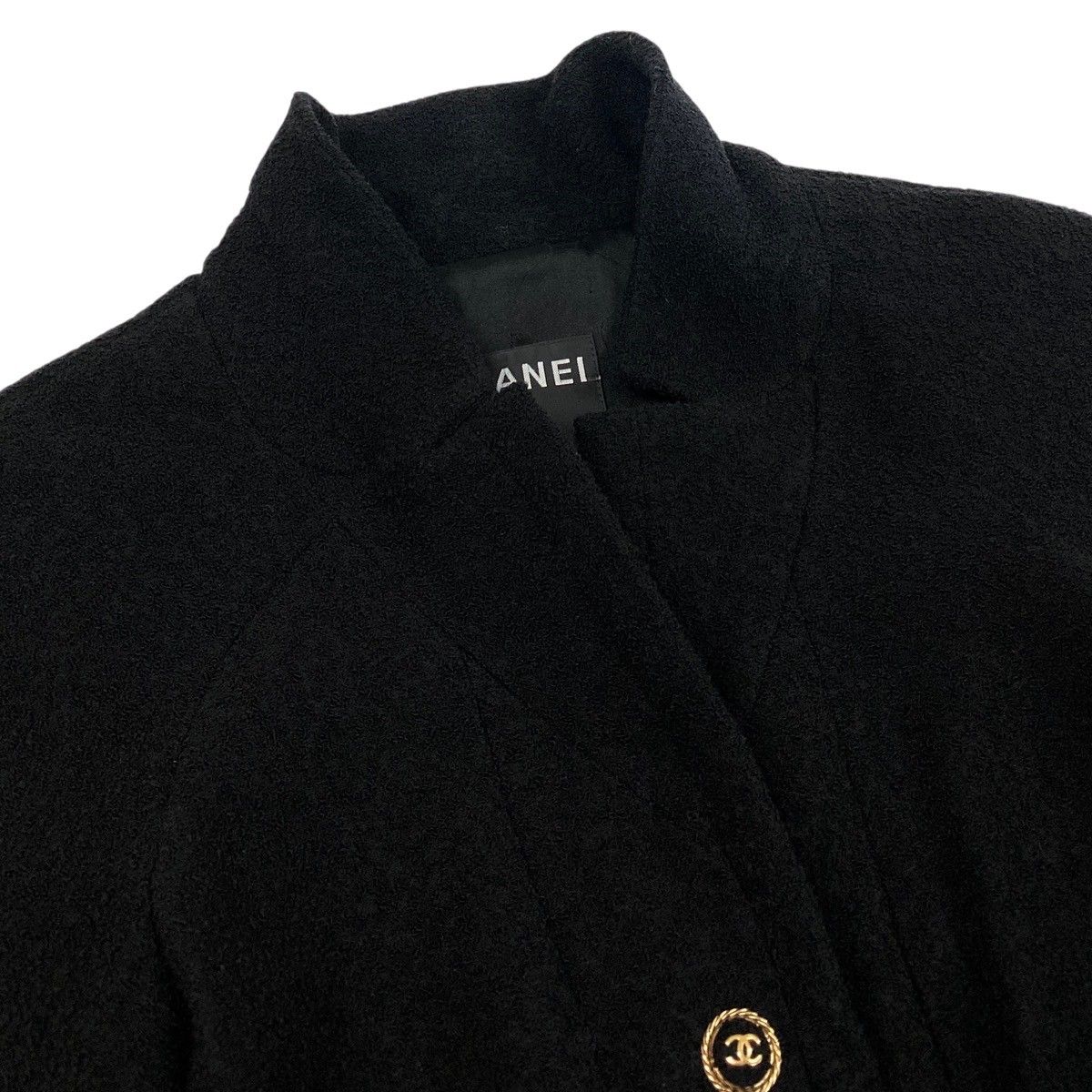 Chanel Cropped Tweed Jacket CC Logo 38 Black — view 6