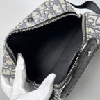 Dior Oblique Lango Clutch Bag — view 4