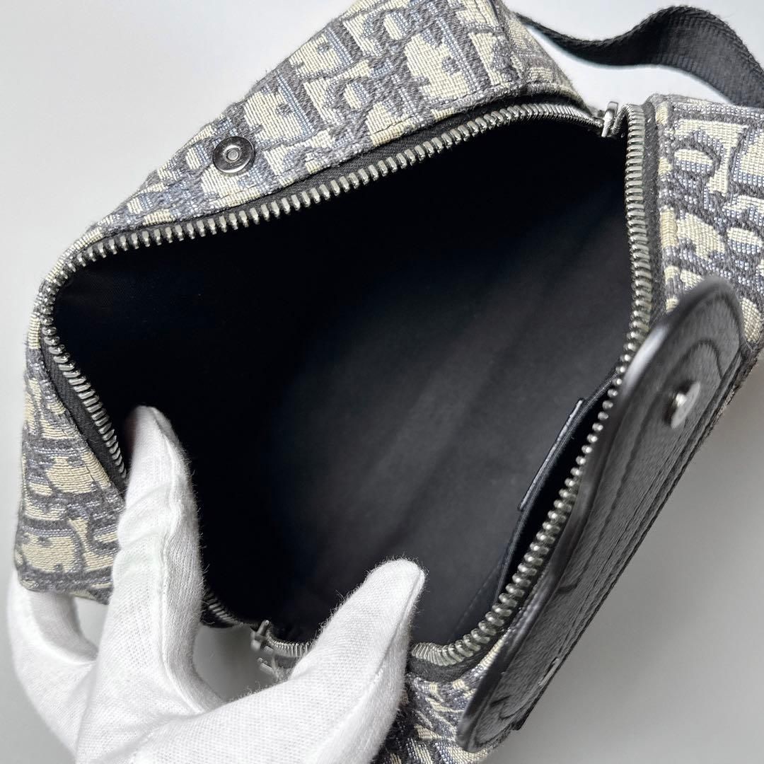 Dior Oblique Lango Clutch Bag — view 4