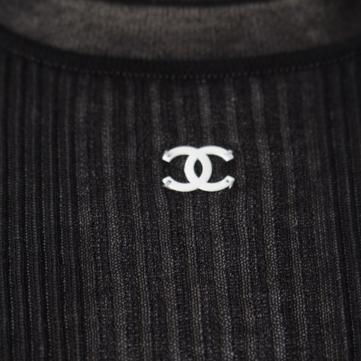 Chanel Coco Beach CC Logo Rib T-Shirt Black 42 — view 8