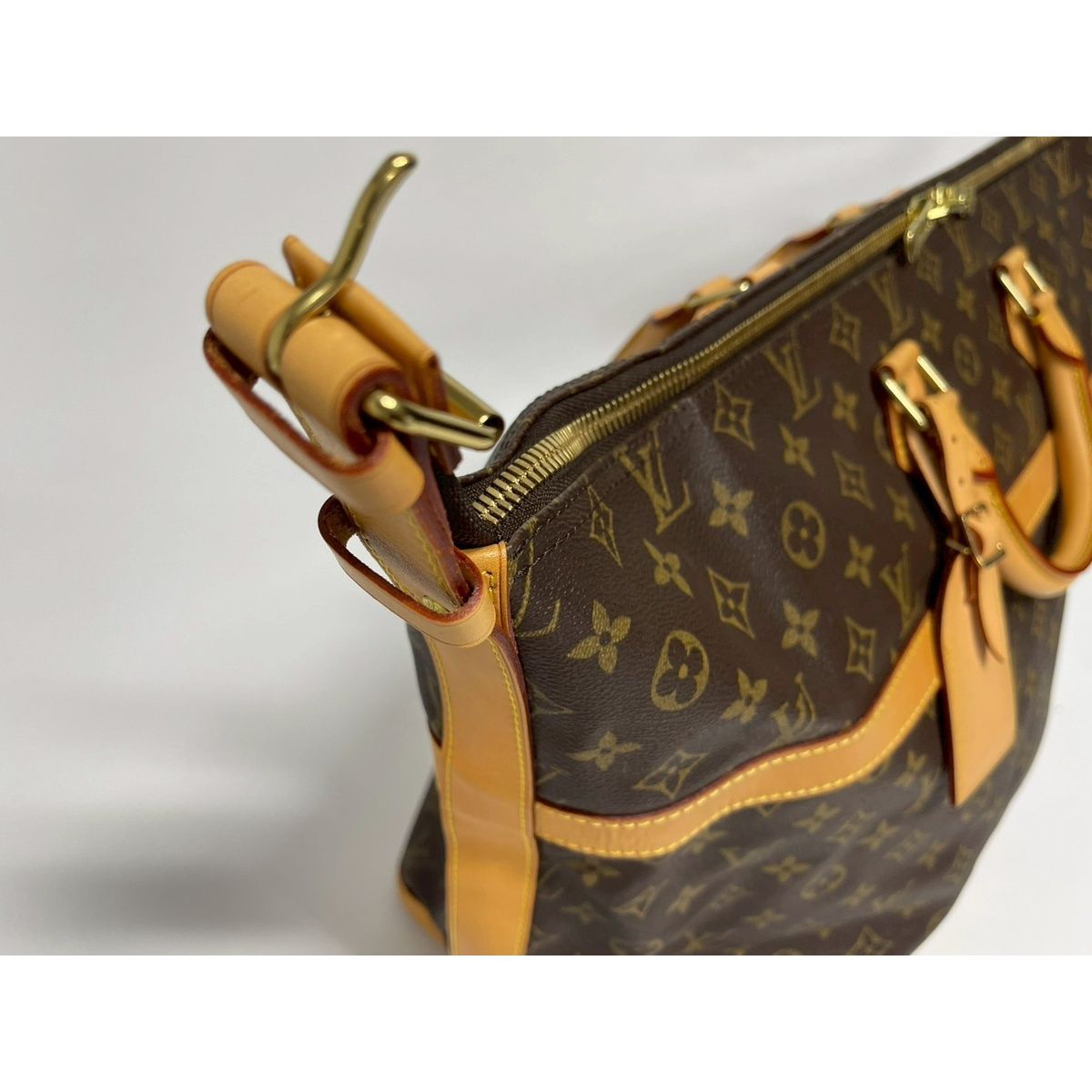 Louis Vuitton Handbag Cruise — view 3