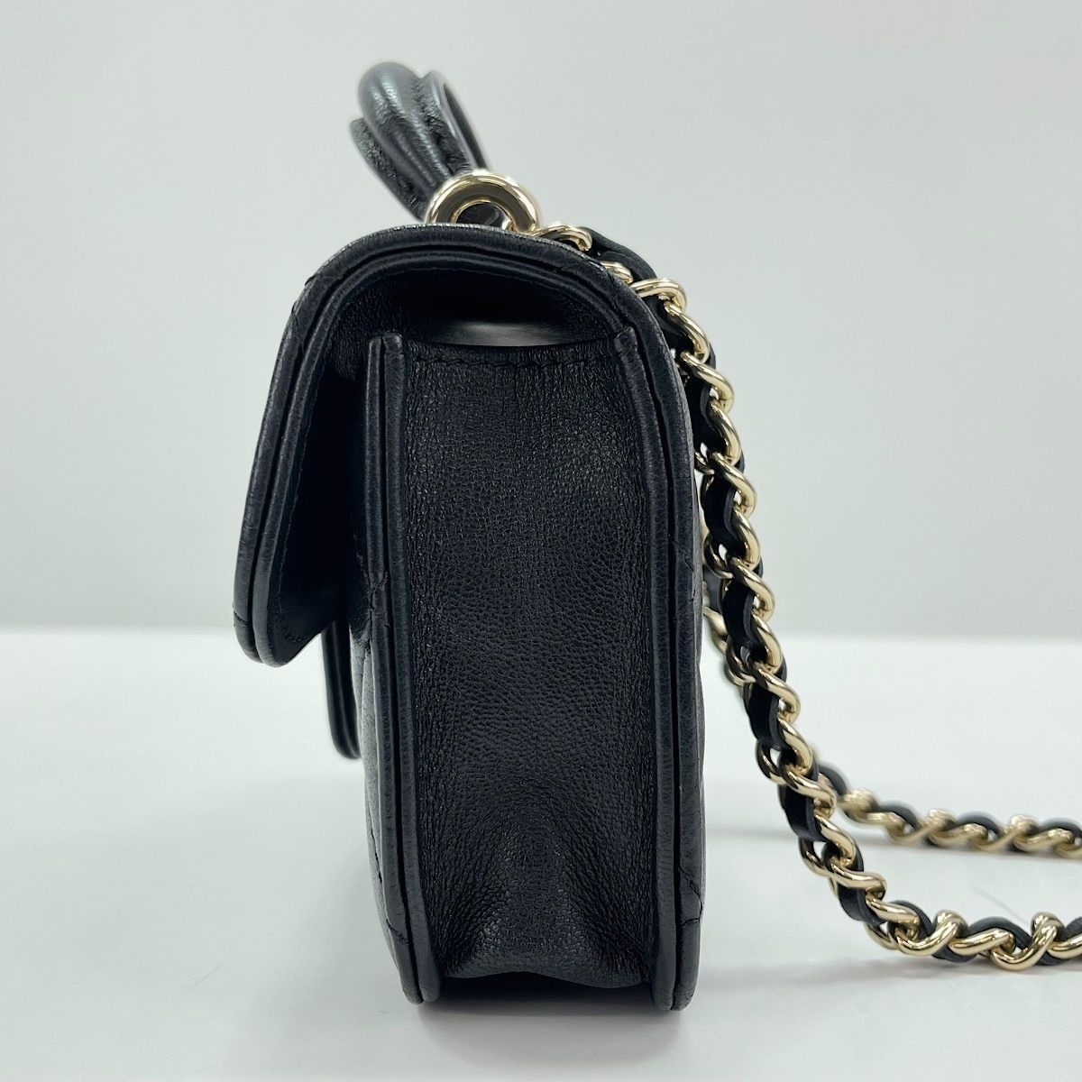 Chanel Shoulder Bag Quilted — view 3