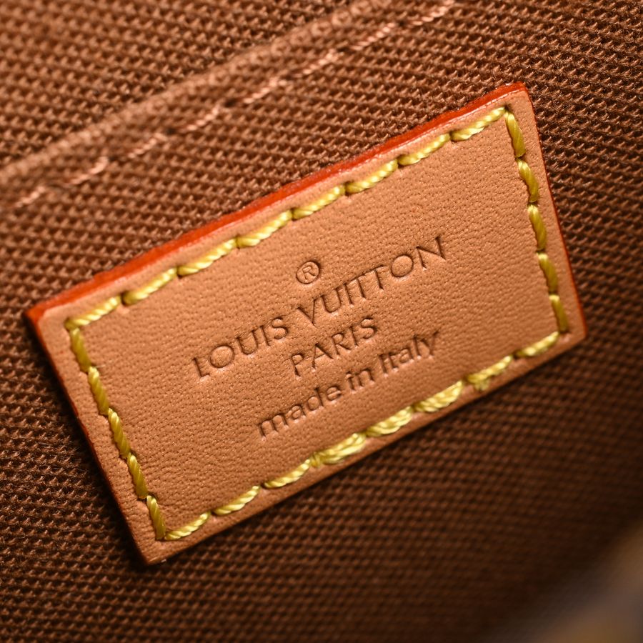 Louis Vuitton Shoulder Bag Petite Sac Plat — view 6
