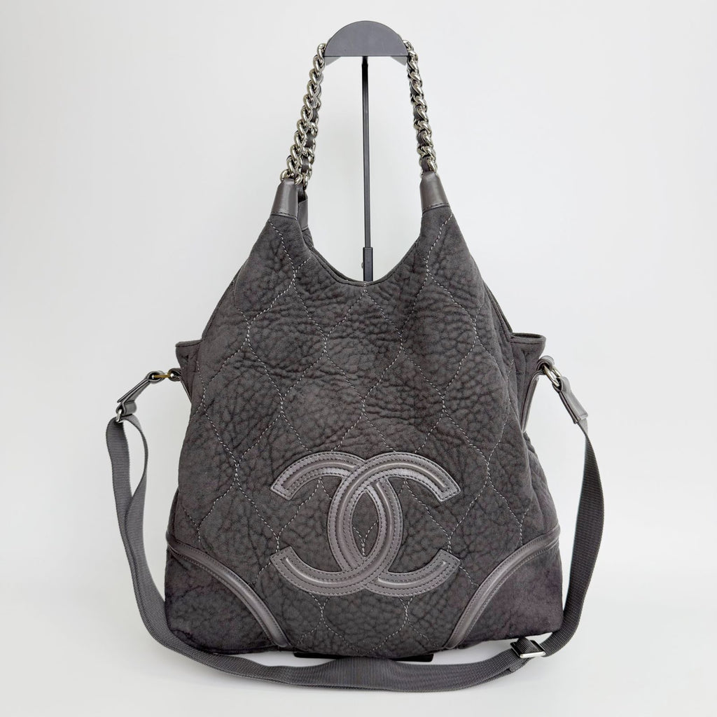 Chanel Sports Line CC Logo Chain Shoulder Bag Suede Leather Gray Silver Vintage — view 4