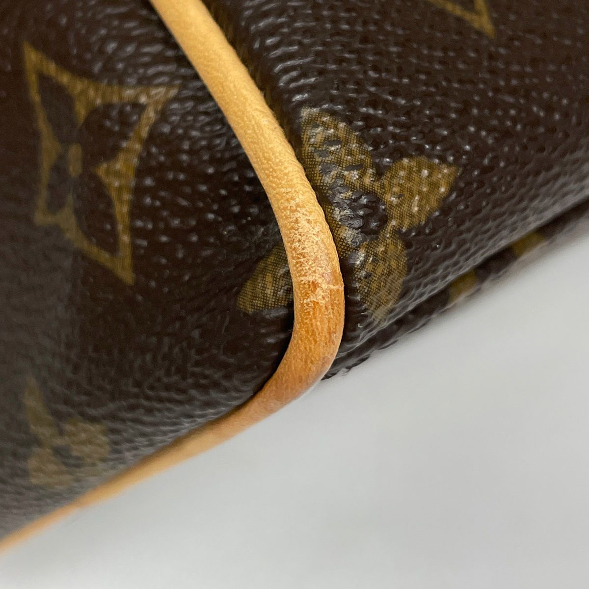 Louis Vuitton Manhattan PM Handbag Monogram Brown — view 3