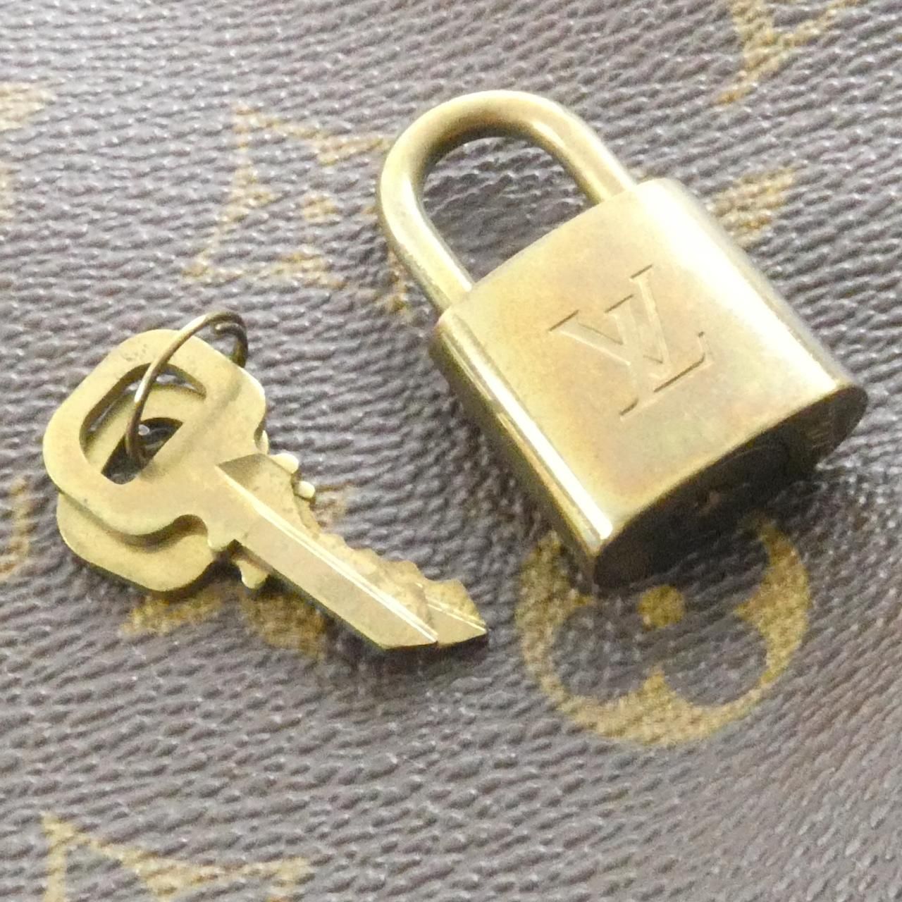 Louis Vuitton Monogram Lockit — view 3