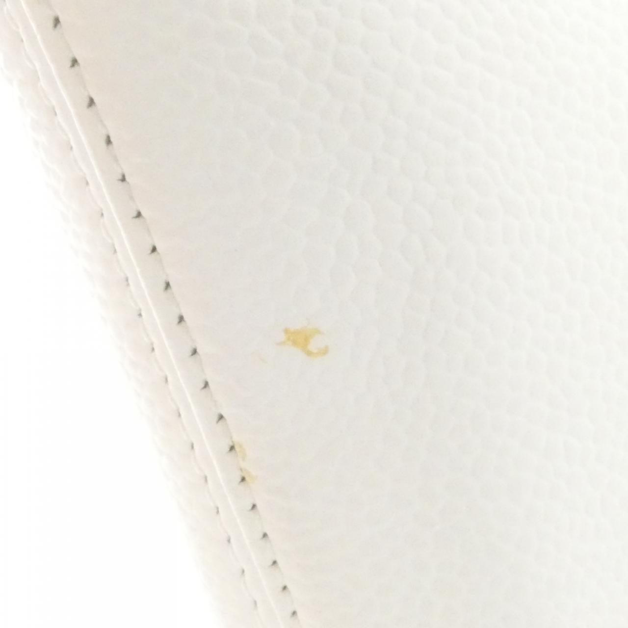 Chanel Bag Handbag White — view 4