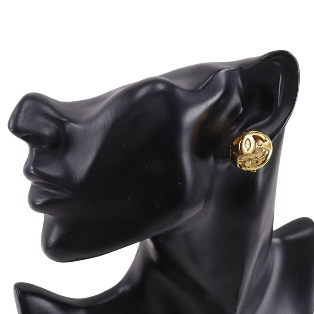 Chanel 96A CC Logo Vintage Gold Plated Earrings — view 2