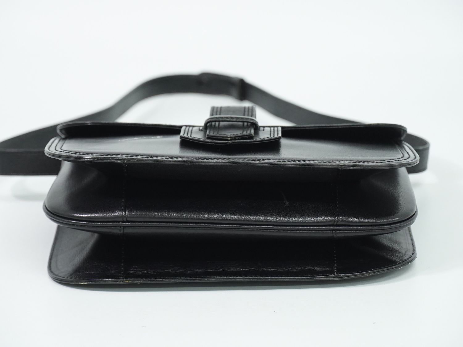 Saint Laurent YSL Leather Shoulder Bag Black — view 3