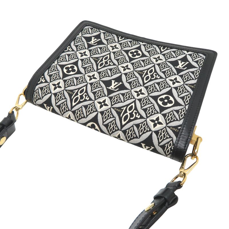 Louis Vuitton Shoulder Bag — view 4