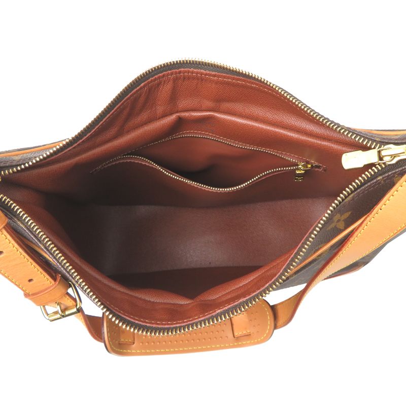 Louis Vuitton Shoulder Bag — view 6
