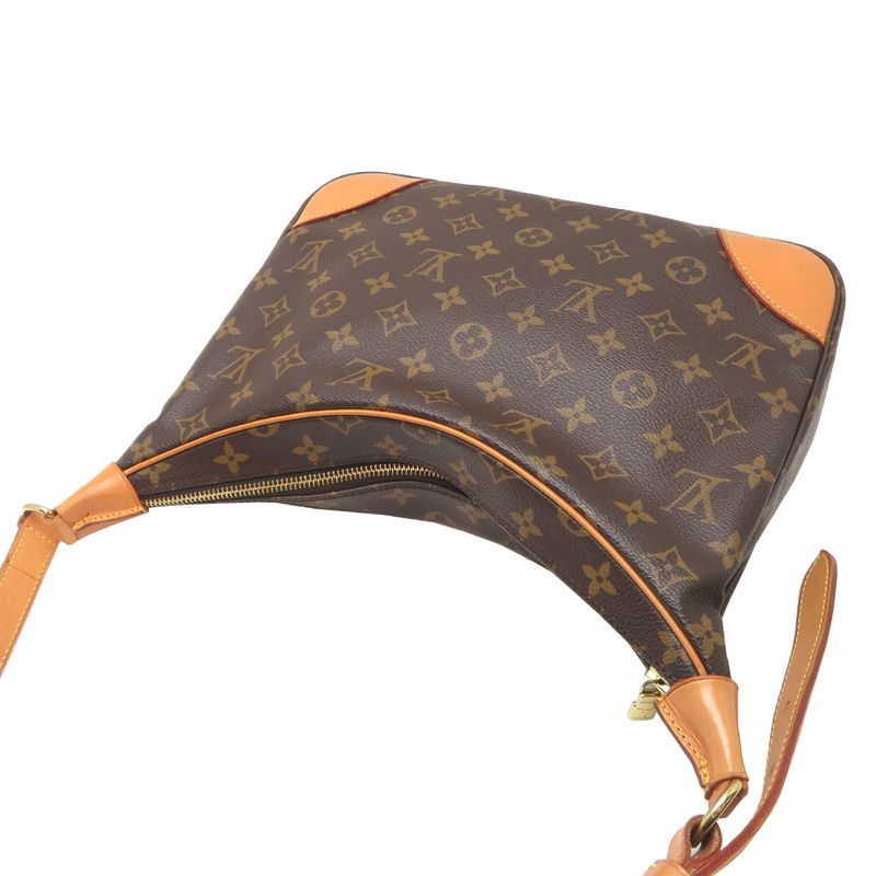 Louis Vuitton Shoulder Bag — view 4