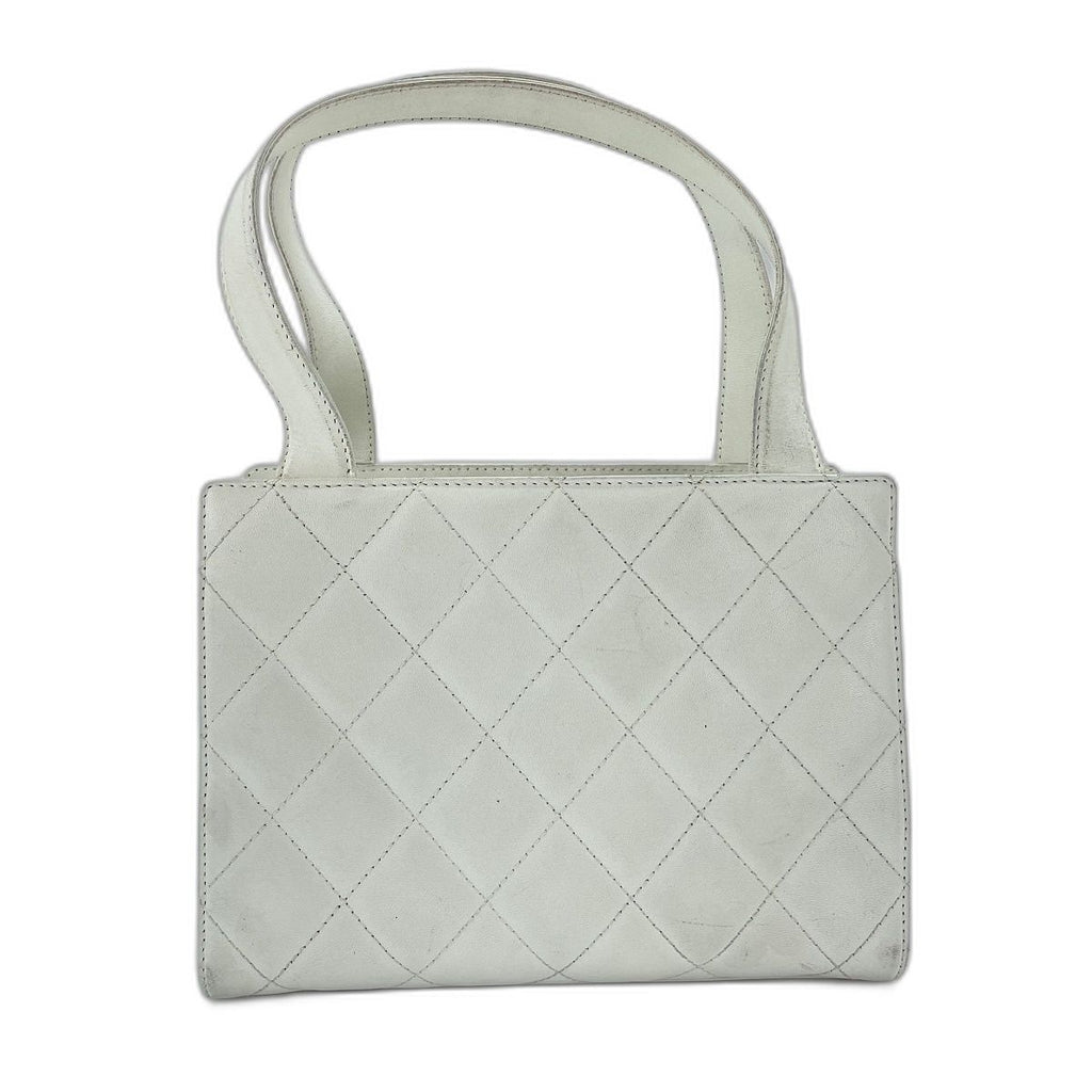 Chanel Handbag Quilted White — view 2