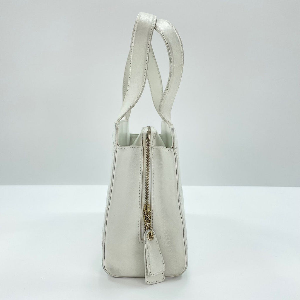 Chanel Handbag Quilted White — view 4