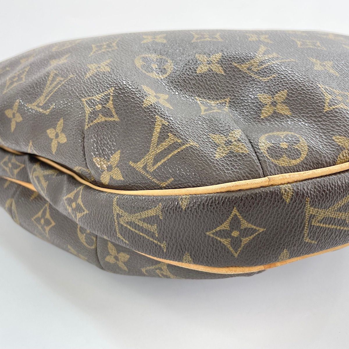 Louis Vuitton Shoulder Bag Croissant GM — view 8