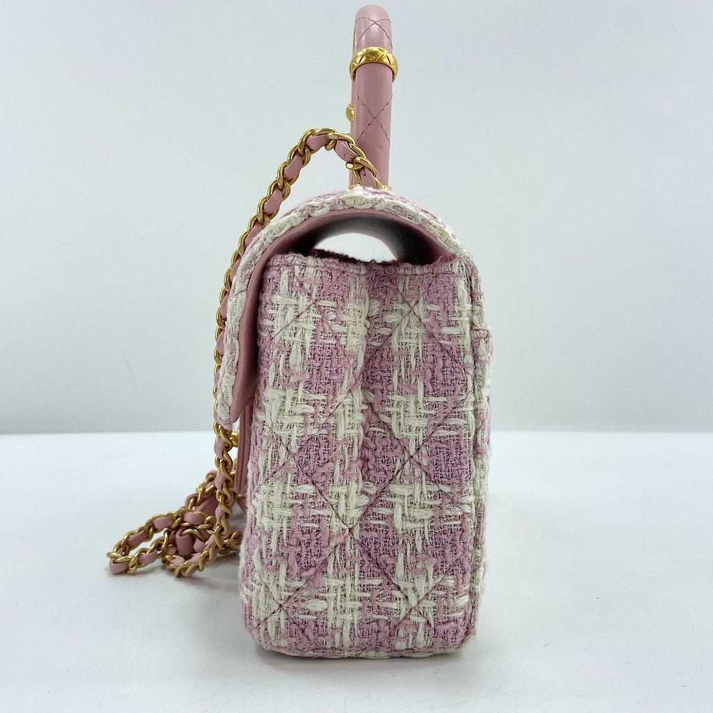 Chanel Shoulder Bag Quilted — view 5