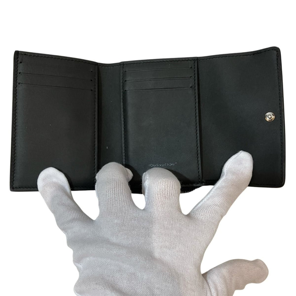 Louis Vuitton Portefeuille Pilot Monogram Taurillon Trifold Wallet — view 3
