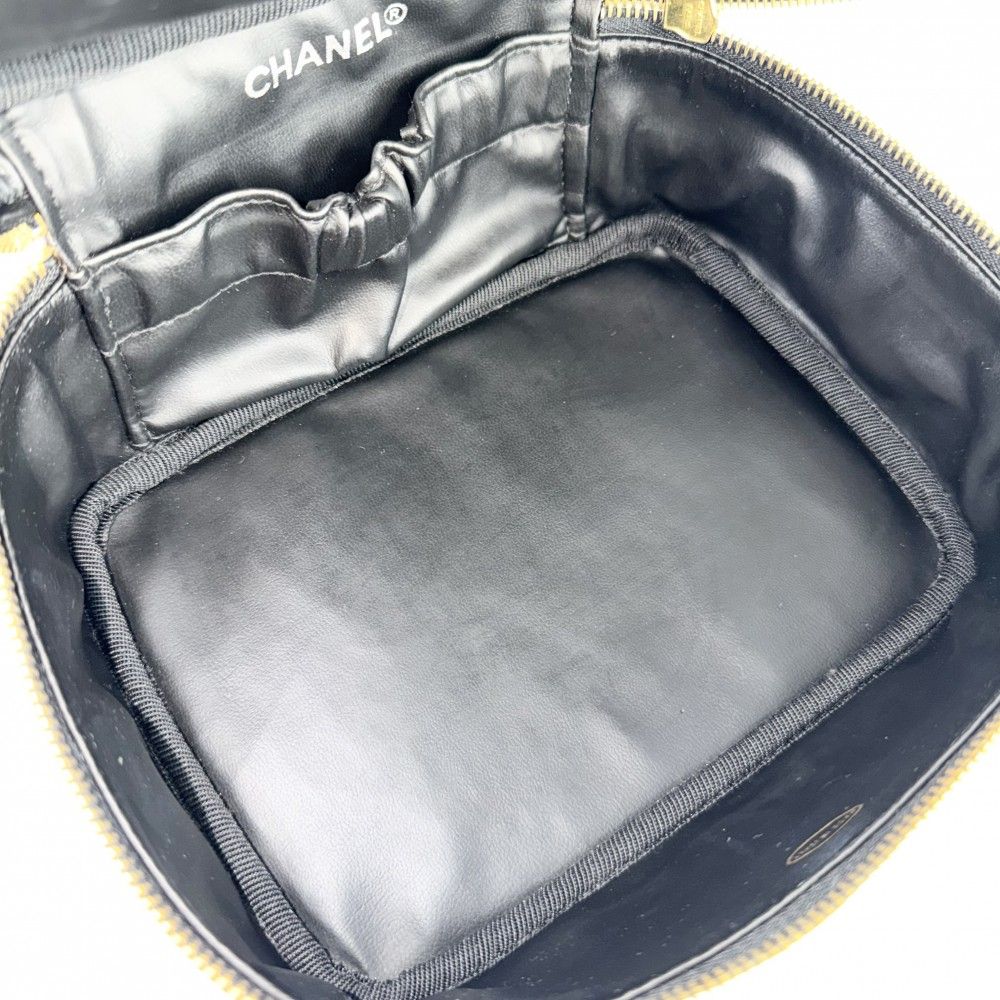 Chanel Pouch Makeup Bicolor Vanity Leather Black Gold — view 4
