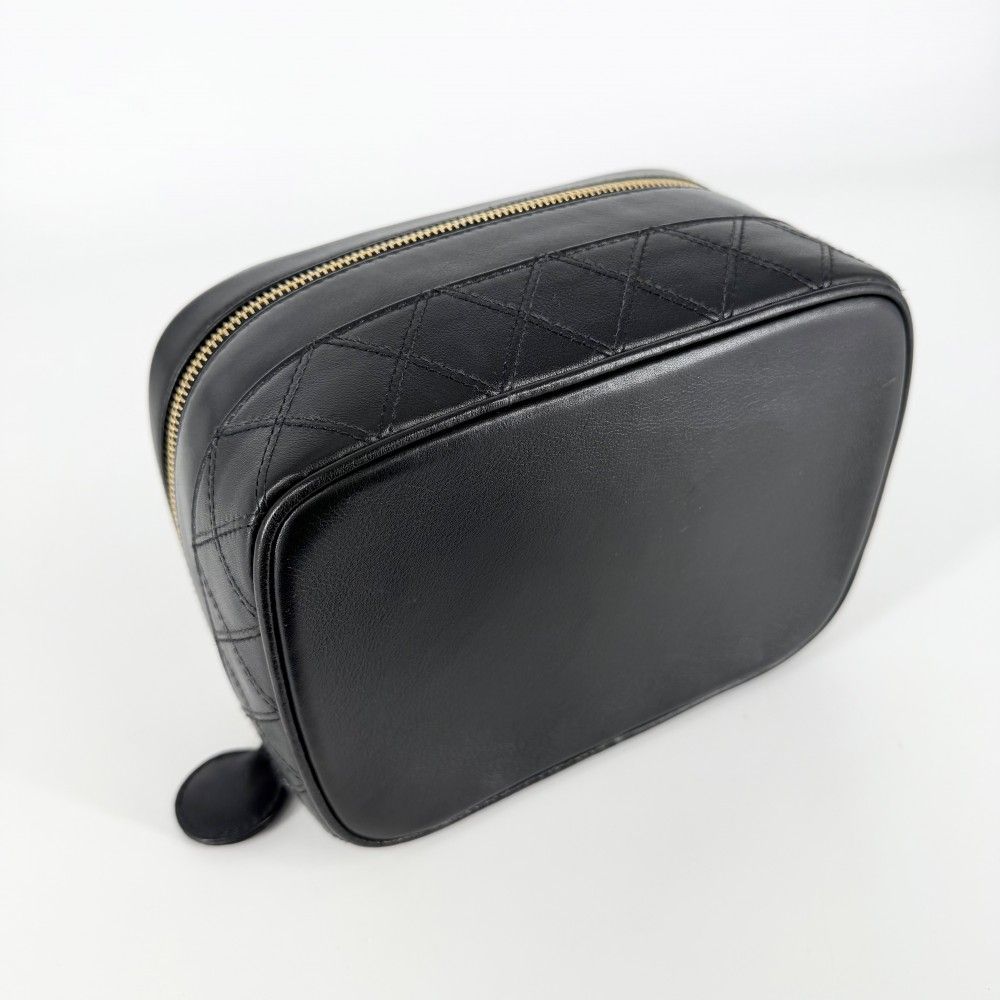 Chanel Pouch Makeup Bicolor Vanity Leather Black Gold — view 3