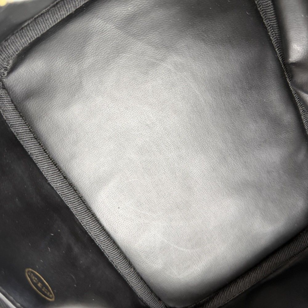 Chanel Pouch Makeup Bicolor Vanity Leather Black Gold — view 8