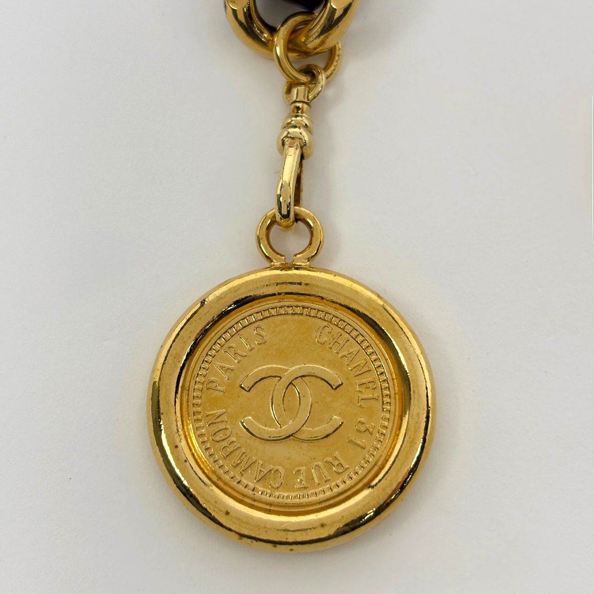 Chanel Belt CC Logo Chain Leather Gold Black — view 3